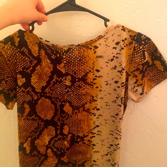 crop top - Picture 2 of 2